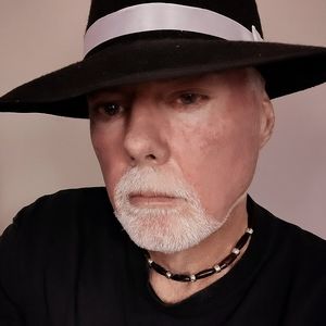 Men's wooden beads necklace